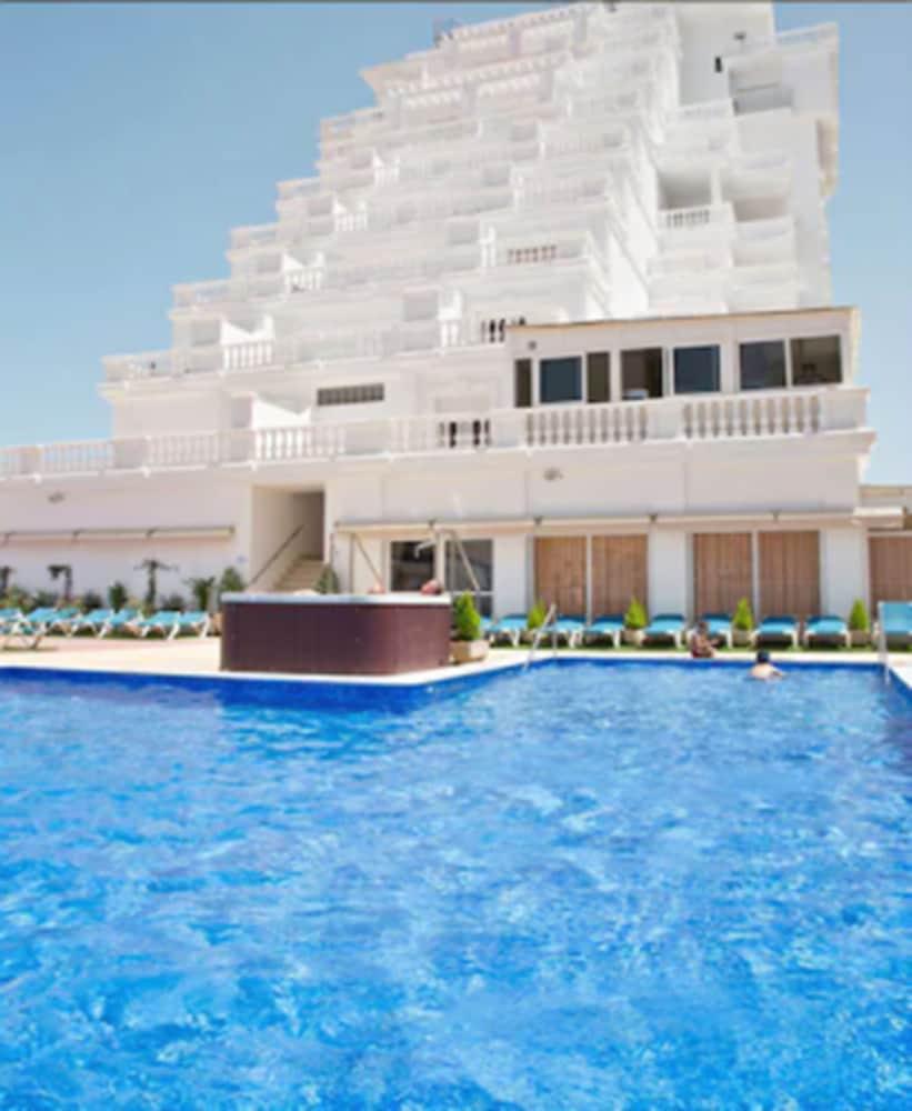 Hotel Delfines 4*